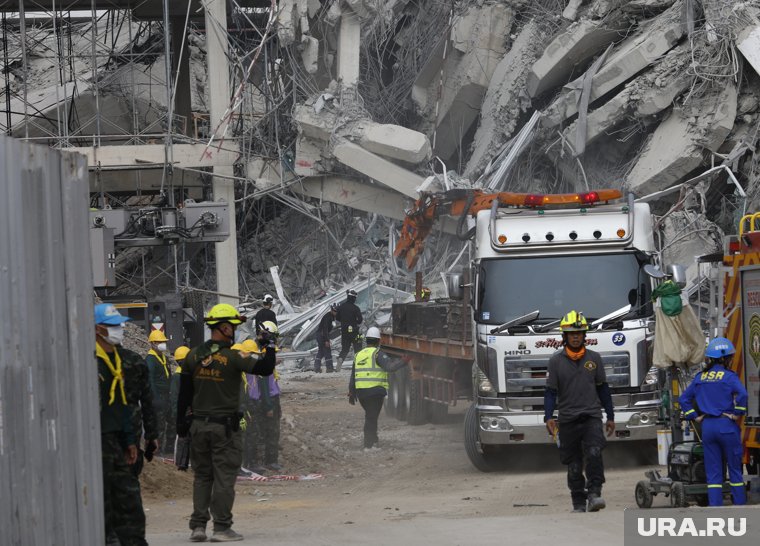 Земля ушла из-под ног, вода падала с небоскребов: истории россиян, заставших землетрясения в Азии