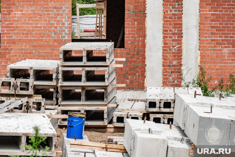 В Москве обрушилась плита на стройке школы: есть погибшие и люди под завалами