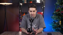 Тарологи, астрологи, экстрасенсы: почему россияне тратят триллионы на мистику — в новом выпуске шоу от UR...