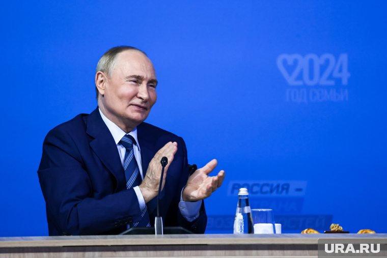 Путин в прямом эфире обратился к бойцам, которые сражались за Суджу