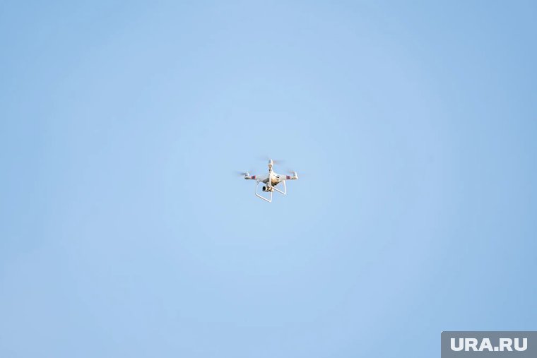 В пятницу в небе над Салехардом 2500 дронов выстроятся в символы Победы