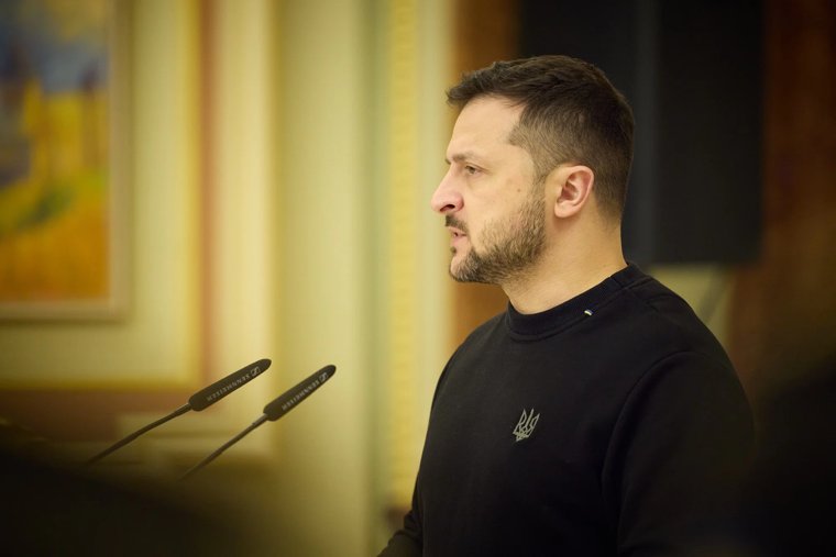 Зеленский заявил, что готов ко встрече с Путиным и Трампом без условий, но одно условие все-таки есть