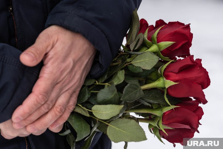 Прощание с Бутусовым пройдет в Москве, похороны — в Петербурге
