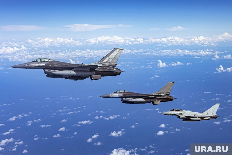 Российские военные провели воздушный бой с F-16: что известно о поединке