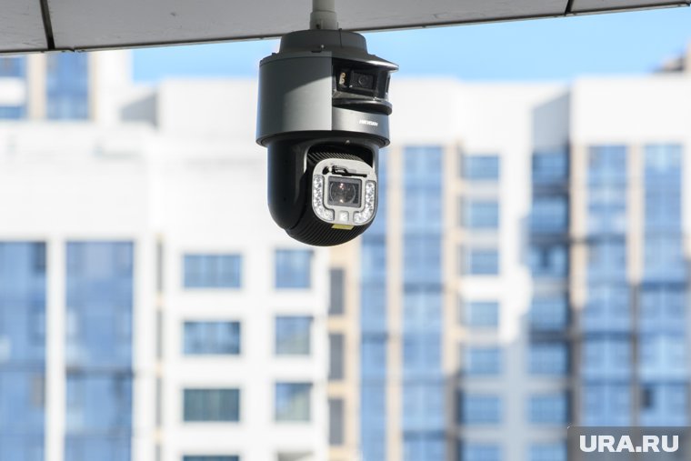 Камере удалось снять нападение на полицейских в Нальчике с нового ракурса