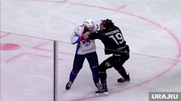 Шесть голов и две драки: «Трактор» вышел в финал Кубка губернатора после победы над «Ладой»