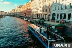 Жителям Петербурга напомнили об опасности купания в Неве