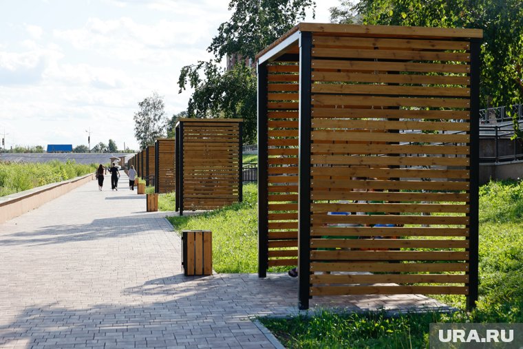 На набережной Кургана появился селфимат для моментальных фото