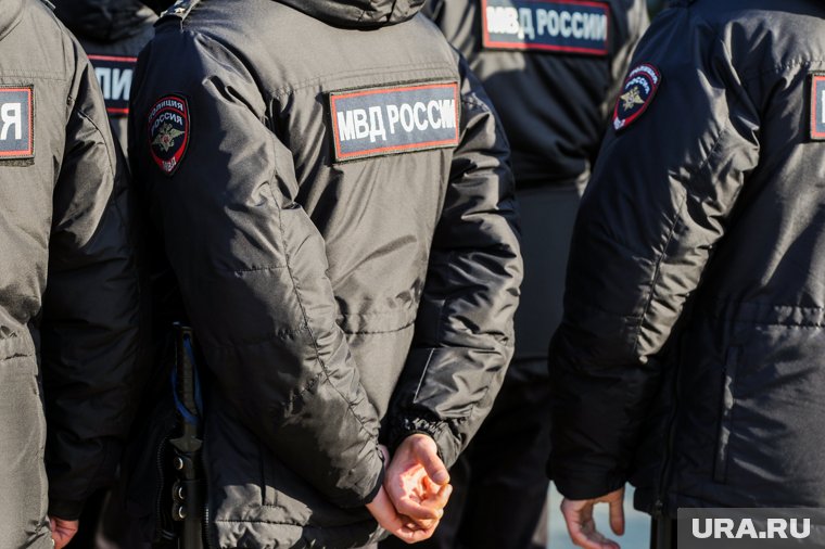 Силовиков стянули в поселок под Екатеринбургом, где ищут сбежавших арестантов