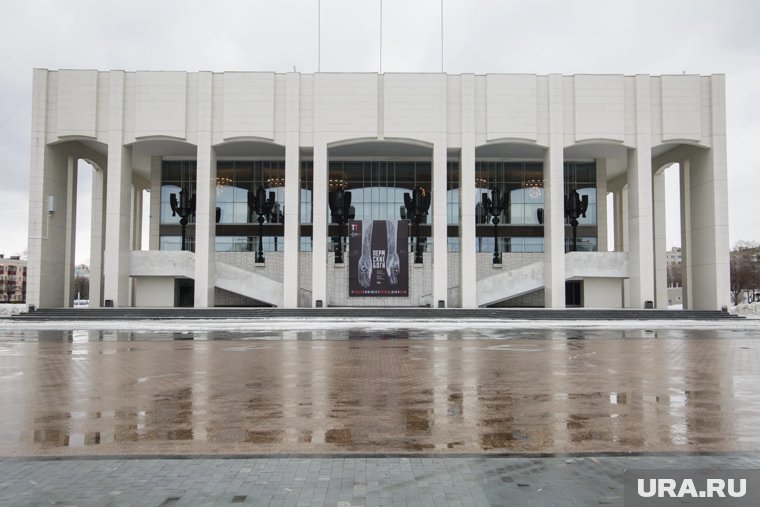 Последние показы на большой сцене пермского Театра-Театра пройдут в октябре. Афиша