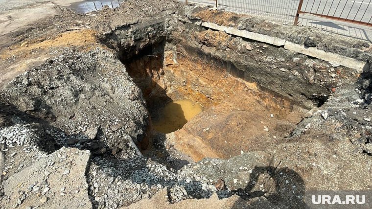 На площади Искусств в Челябинске нашли скелеты пятерых людей