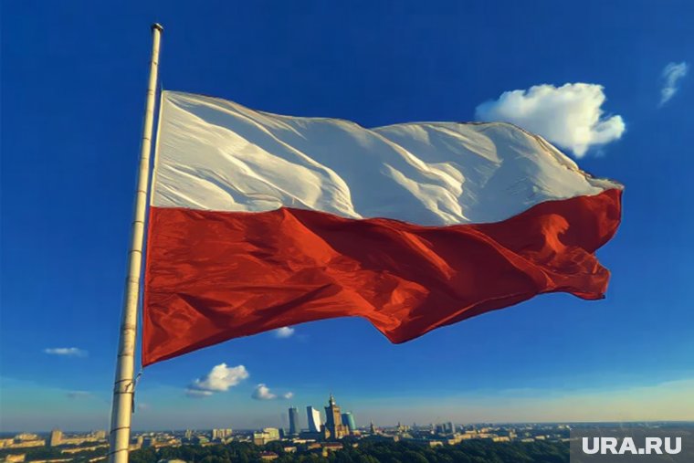 Польша год спустя обвинила Россию в пожаре и закрыла генконсульство: что произошло, мнения сторон