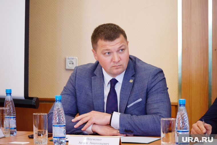 Лучше бы не спрашивали: подчиненные Науменко чуть не остались без выходных. Инсайд