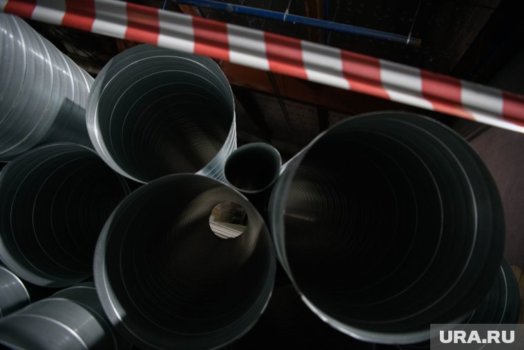 Перед пожаром на трубах в Кургане заметили подростков. Фото