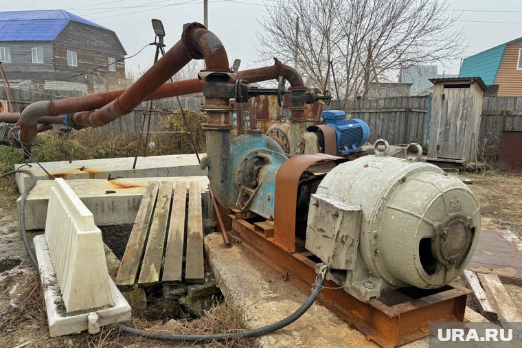 У подрядчика, которого заставили достроить канализацию в Восточном районе Кургана, арестовали счета