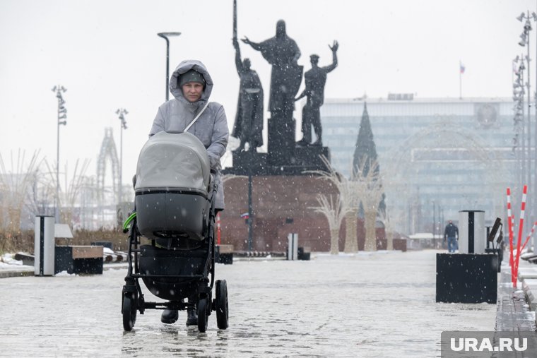 Как государство поддержит семьи в 2025: все о выплатах на детей