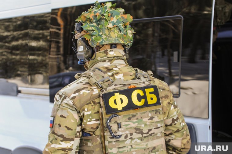 ФСБ показала кадры посылок с бомбами, найденными в аэропорту Челябинска
