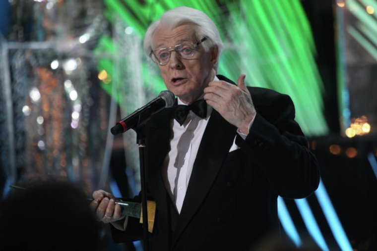 Невролог на примере Олега Стриженова объяснил, как избежать инфаркта головного мозга