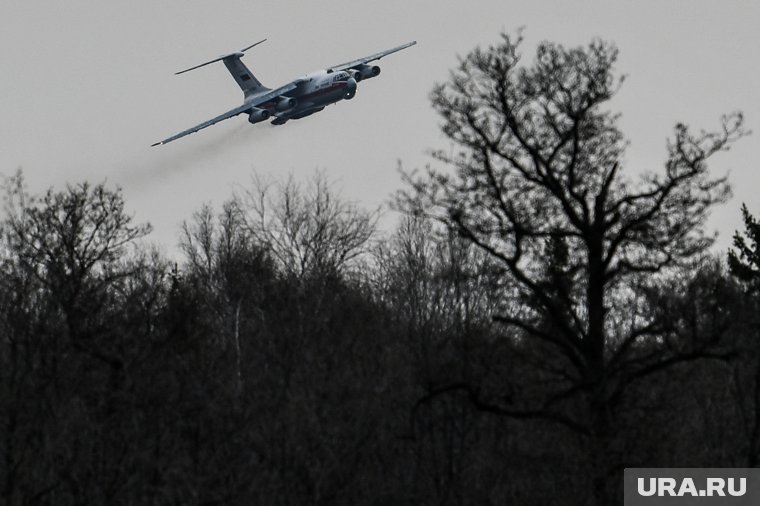 Появились последние кадры самолета Ан-24 за минуты до падения