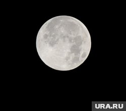 Три необычных суперлуния увидят россияне: когда появятся и чем опасны