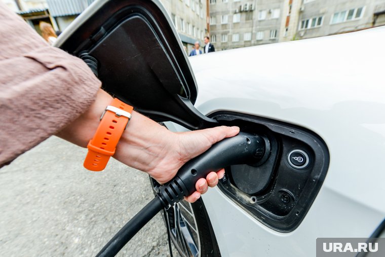 Электрокары теряют статус роскошных автомобилей