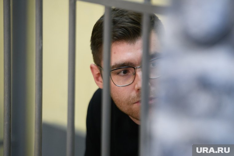 Главред URA.RU: от Аллаярова потребовали отказаться от адвокатов, угрожая другой статьей УК