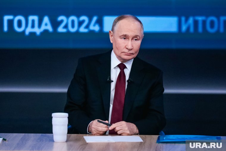 Путин раскритиковал ведомства за плохую работу по устранению ЧП в Черном море