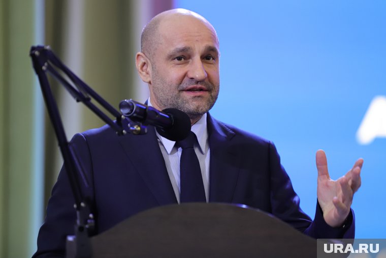 Полпред Жога взялся менять программу Ельцин Центра