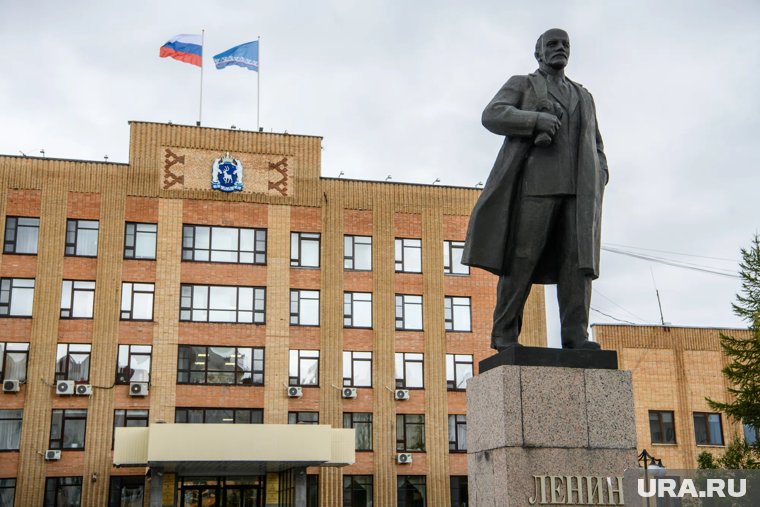 В новом созыве заксо ЯНАО стало меньше на одного депутата на зарплате 