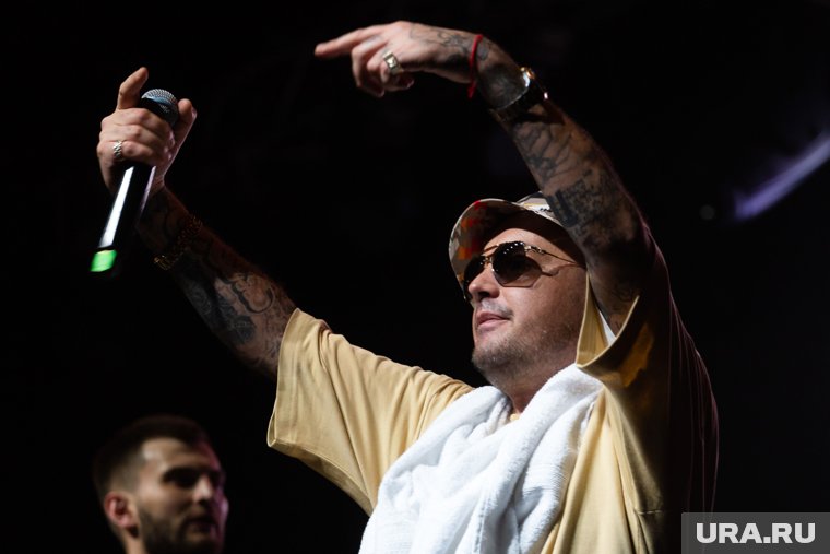 Айза назвала глупой идею выкупить и удалить альбом Гуфа