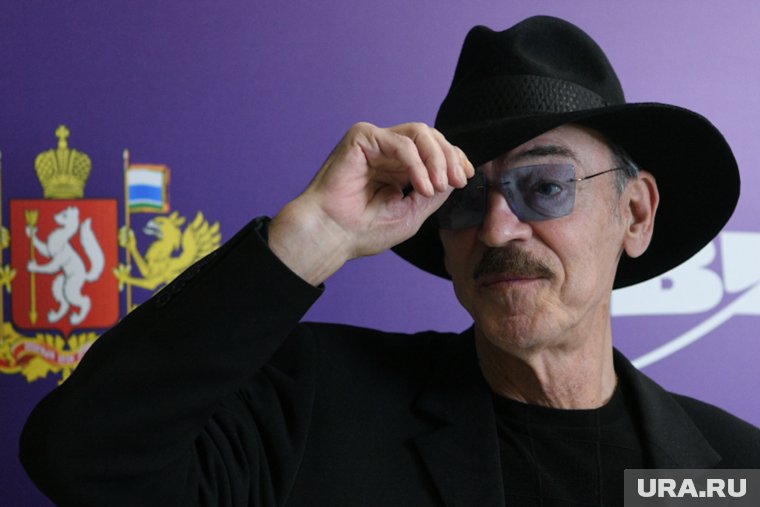 Концертный директор Михаила Боярского рассказал о самочувствии артиста после перелома ребра