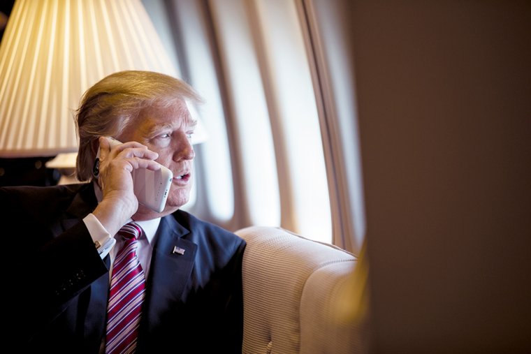 Трамп экстренно прервал переговоры ради звонка с Путиным