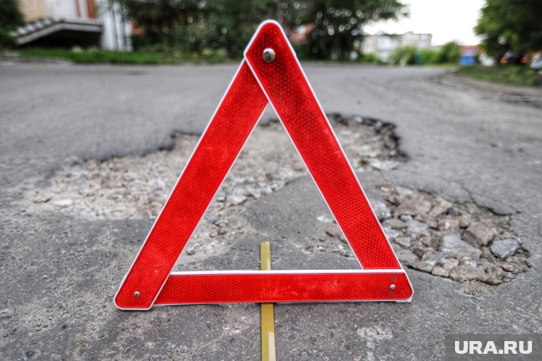 Курганская ГАИ показала видео аварии, где иномарка жестко сбила велосипедиста