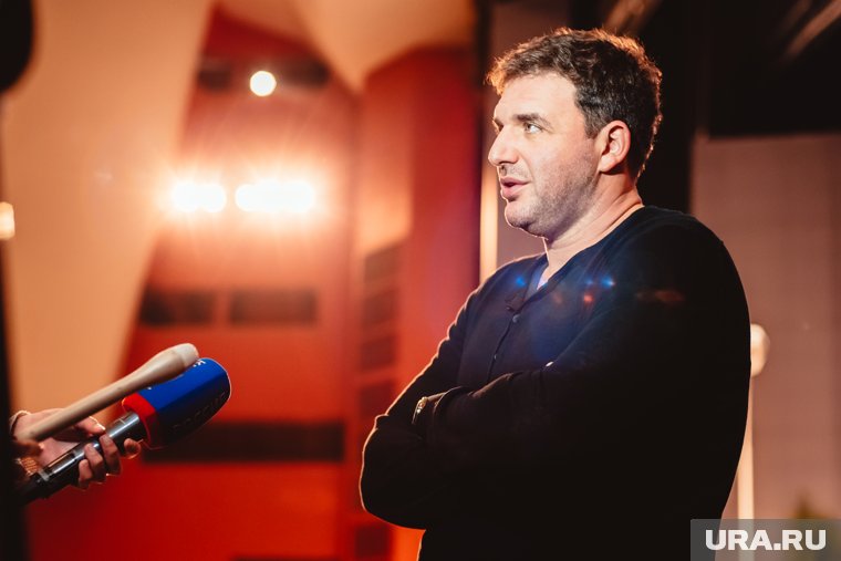 Бывший муж Собчак в новогоднюю ночь показал новую возлюбленную