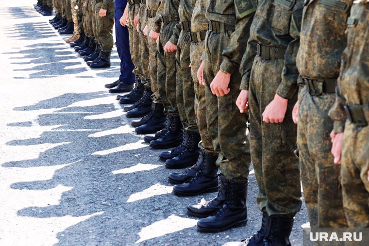 Теперь круглый год: в Госдуме поддержали призыв без перерыва, что это значит и кого заберут