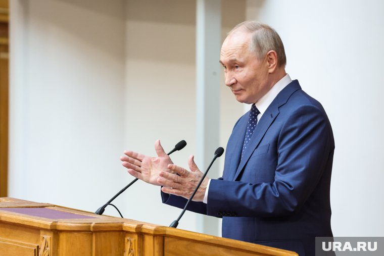 Путин согласился слетать во Вьетнам