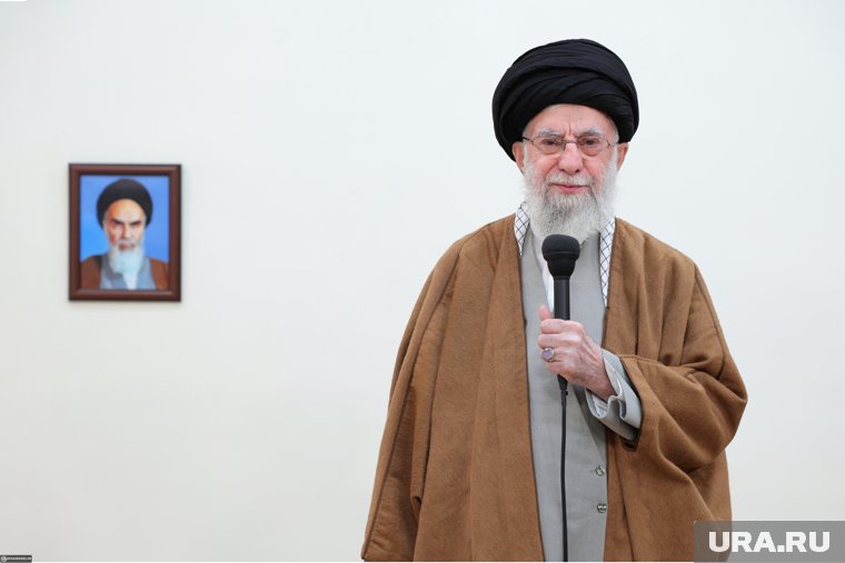 Верховный лидер Ирана пообещал США невосполнимый урон