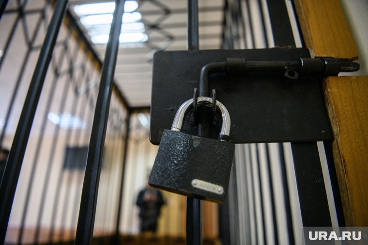 «Девять раз ножом, двадцать — кулаком»: ямальца отправили в колонию за расправу над приятелем