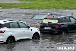 50 литров дождя на метр: Москву топят сильнейшие ливни. Видео