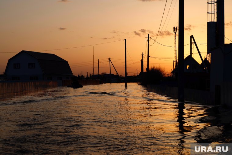 Смерч, потоп и разрушенные мосты: обстановка на Кубани после ЧП 