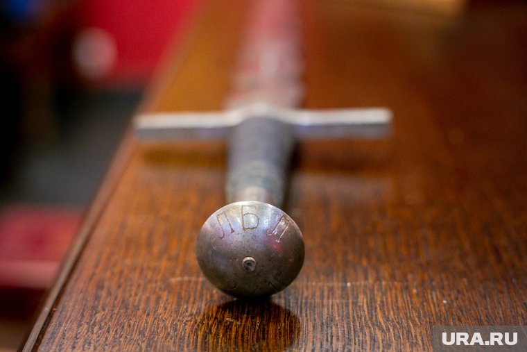 Пермский кузнец показал, как создает «Железный трон» из «Игры престолов». Фото