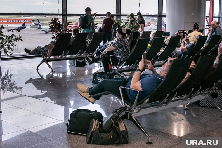 Отмененные рейсы и огромные очереди: как россияне пережили коллапс с аэропортами 
