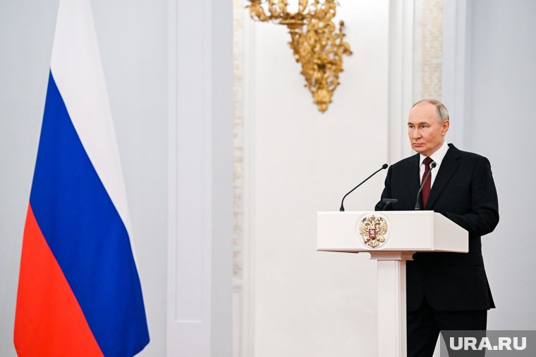 «Это особая миссия — защищать Родину»: Путин вручил звезды Героям России. Фоторепортаж