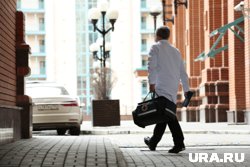 Пациент с ножом и баллончиком напал на врачей в больнице Иркутска. Видео