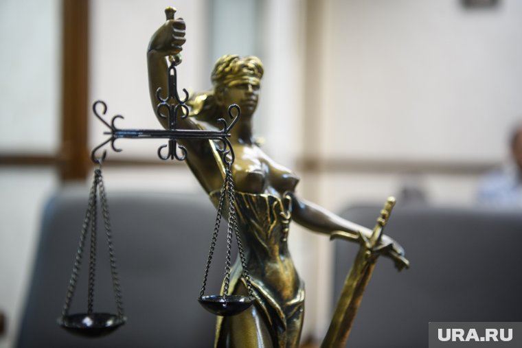 Бизнесмен из Екатеринбурга, обвиняемый в даче взяток завхозам в ЯНАО, избежал преследования