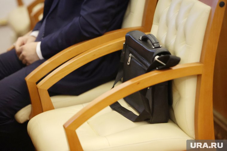 Политэлиты и «Лукойл» двигают своего кандидата на смену уходящему в отставку мэру из ХМАО. Инсайд