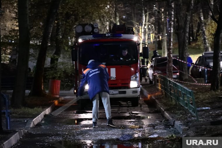 «Работаем в штатном режиме»: на заводе в Екатеринбурге высказались о большом пожаре