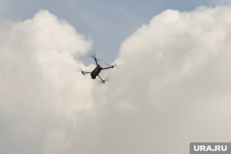 Москву и Подмосковье массово атаковали беспилотники: кадры отражения налетов БПЛА