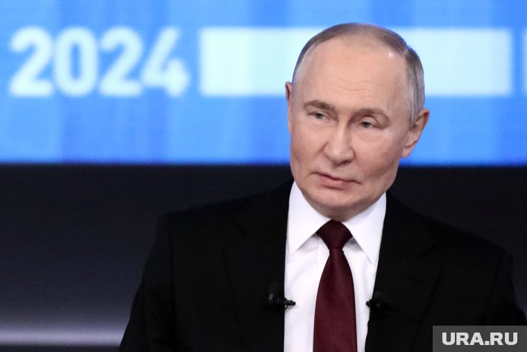 Пенсии, сатанизм и недовольство ключевой ставкой: какие вопросы попали на экран «Прямой линии». Фотогалерея