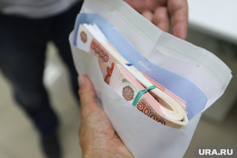 Экс-главу Тамбовской области подозревают в получении взятки в 84 млн рублей